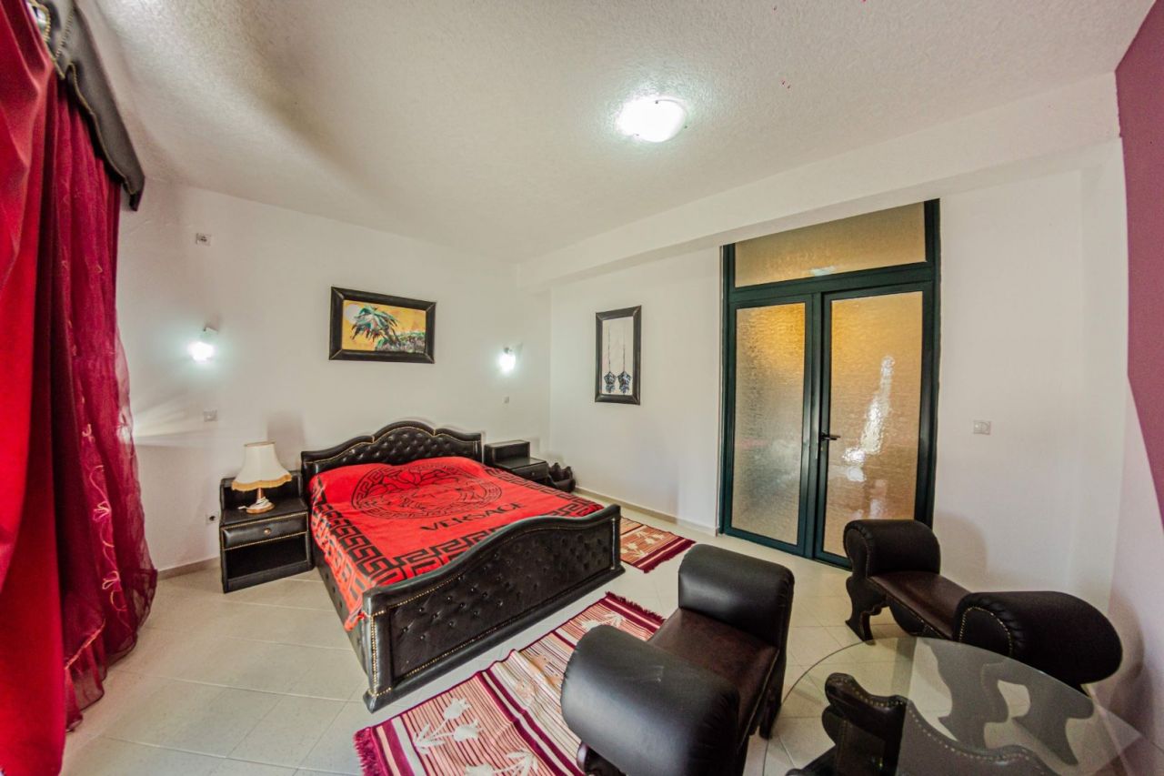 Отель, гостиница в Улцине, Черногория, 2 400 м² - фото 11