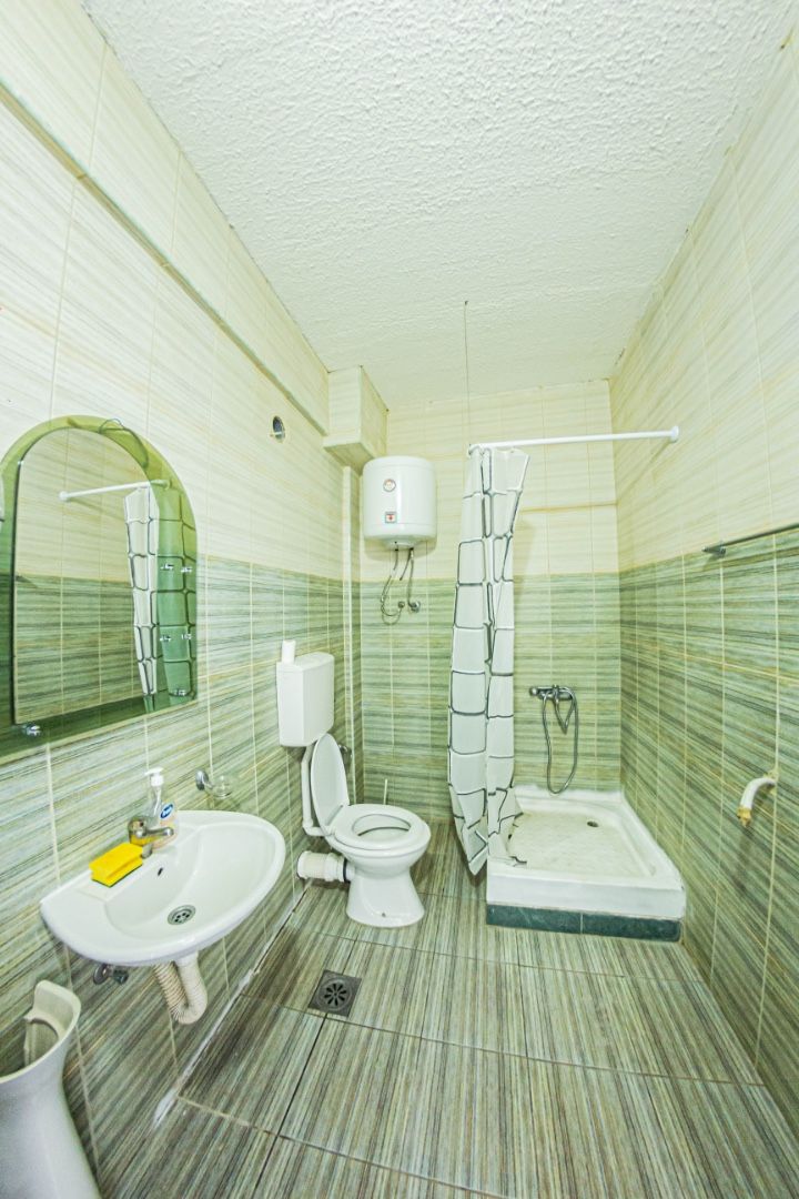 Отель, гостиница в Улцине, Черногория, 2 400 м² - фото 13