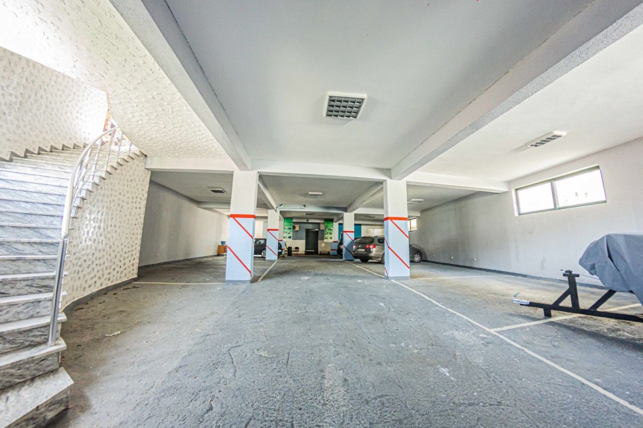 Отель, гостиница в Улцине, Черногория, 2 400 м² - фото 15