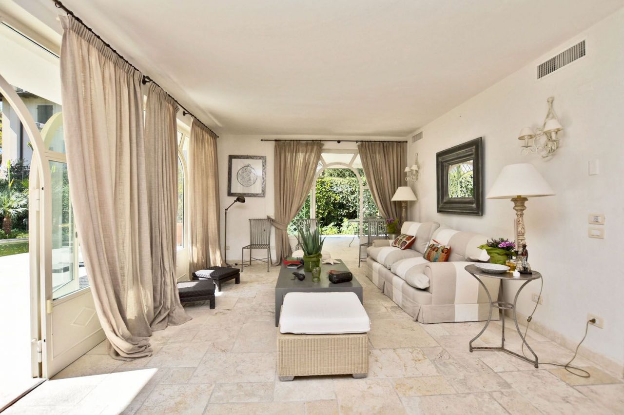 Вилла в Форте деи Марми, Италия, 470 м² - фото 13