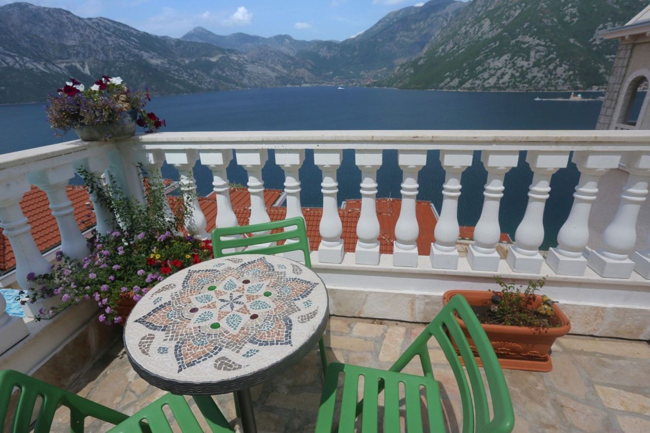 Коммерческая недвижимость в Каменари, Черногория, 235 м² - фото 2