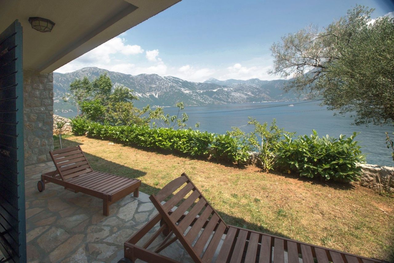 Коммерческая недвижимость в Каменари, Черногория, 235 м² - фото 8