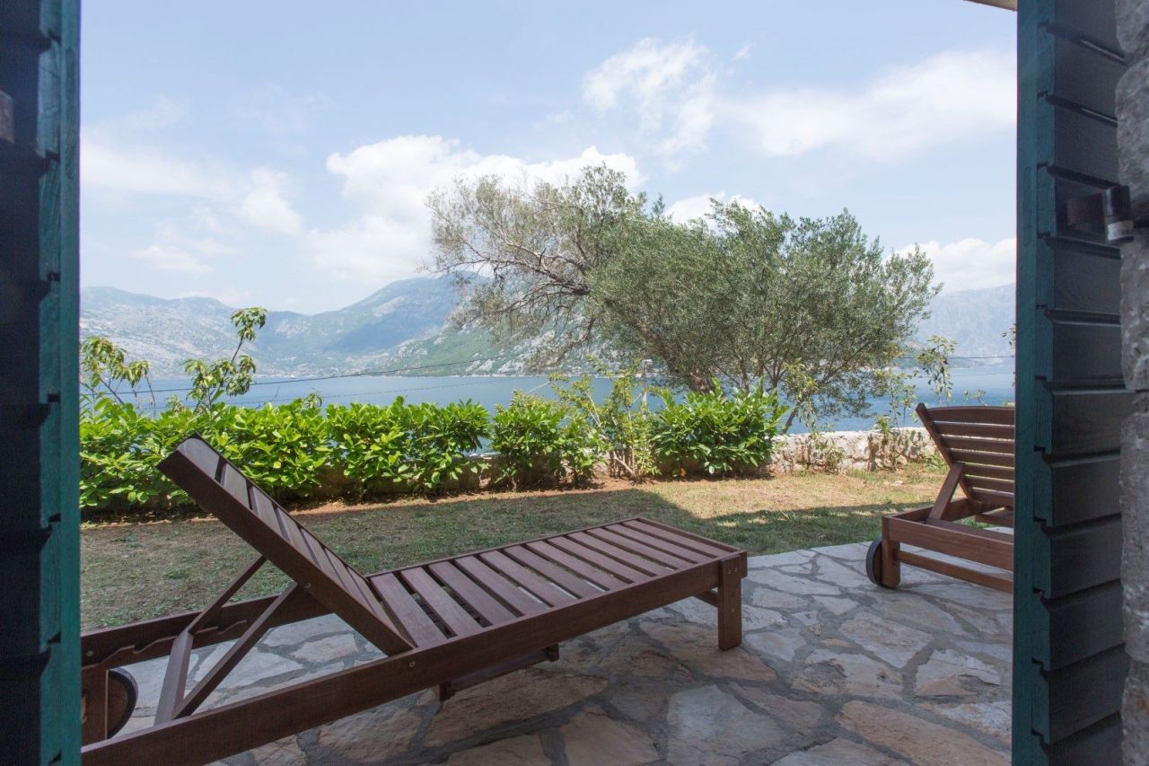 Коммерческая недвижимость в Каменари, Черногория, 235 м² - фото 9