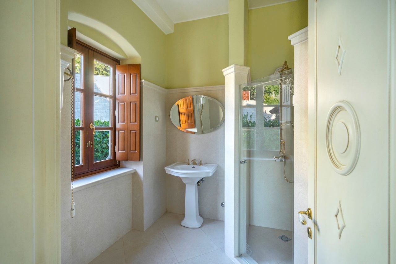 Вилла в Режевичах, Черногория, 470 м² - фото 14