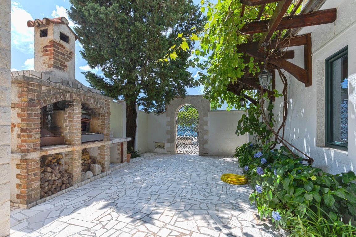 Вилла в Доброте, Черногория, 365 м² - фото 18