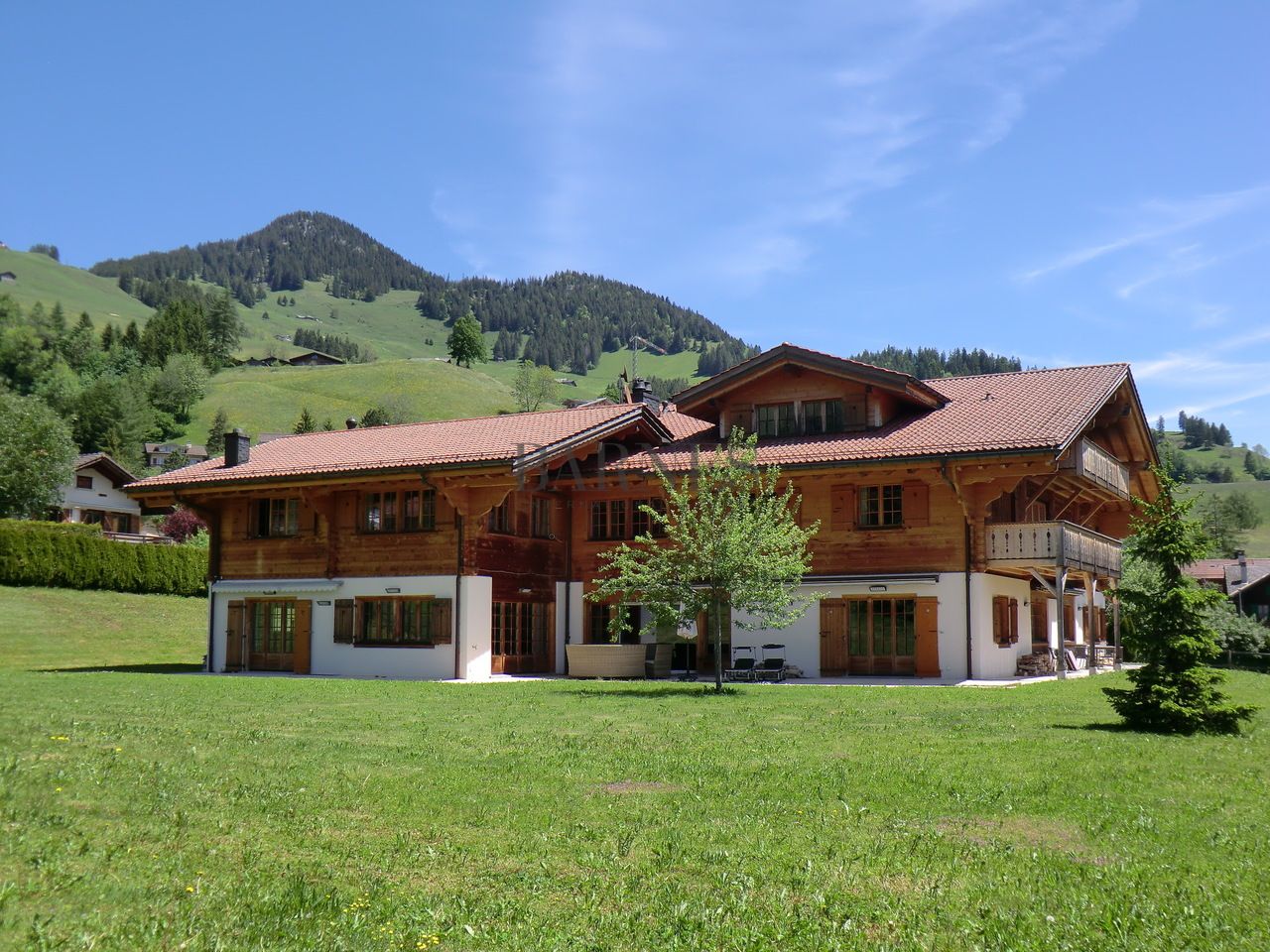 Дом Château-d'Oex, Швейцария, 1 200 м2 - фото 1