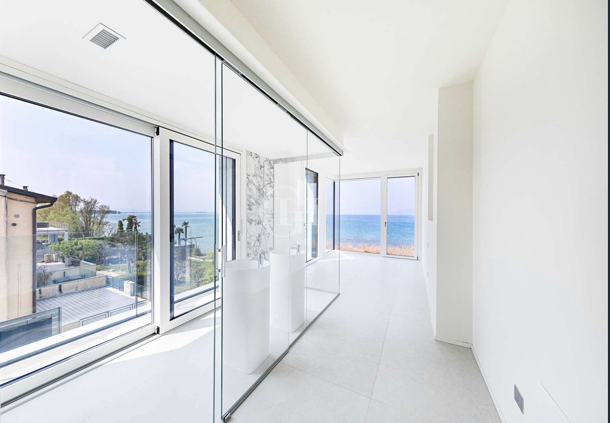 Пентхаус у озера Гарда, Италия, 259.6 м² - фото 3