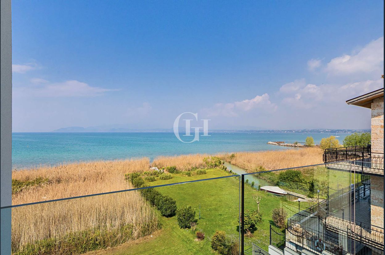 Пентхаус у озера Гарда, Италия, 259.6 м² - фото 15