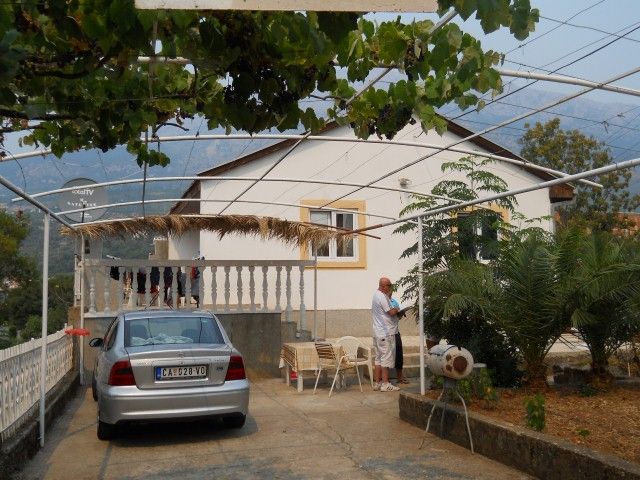 Дом в Добра Воде, Черногория, 200 м2 - фото 1