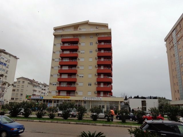 Квартира в Баре, Черногория, 91 м2 - фото 1