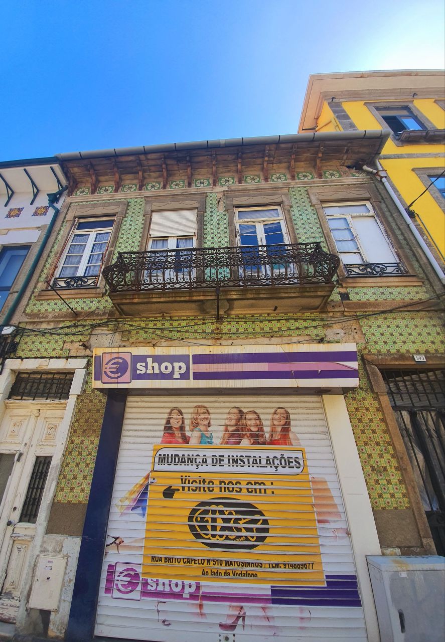 Коммерческая недвижимость в Матозиньюше, Португалия, 497 м2 - фото 1