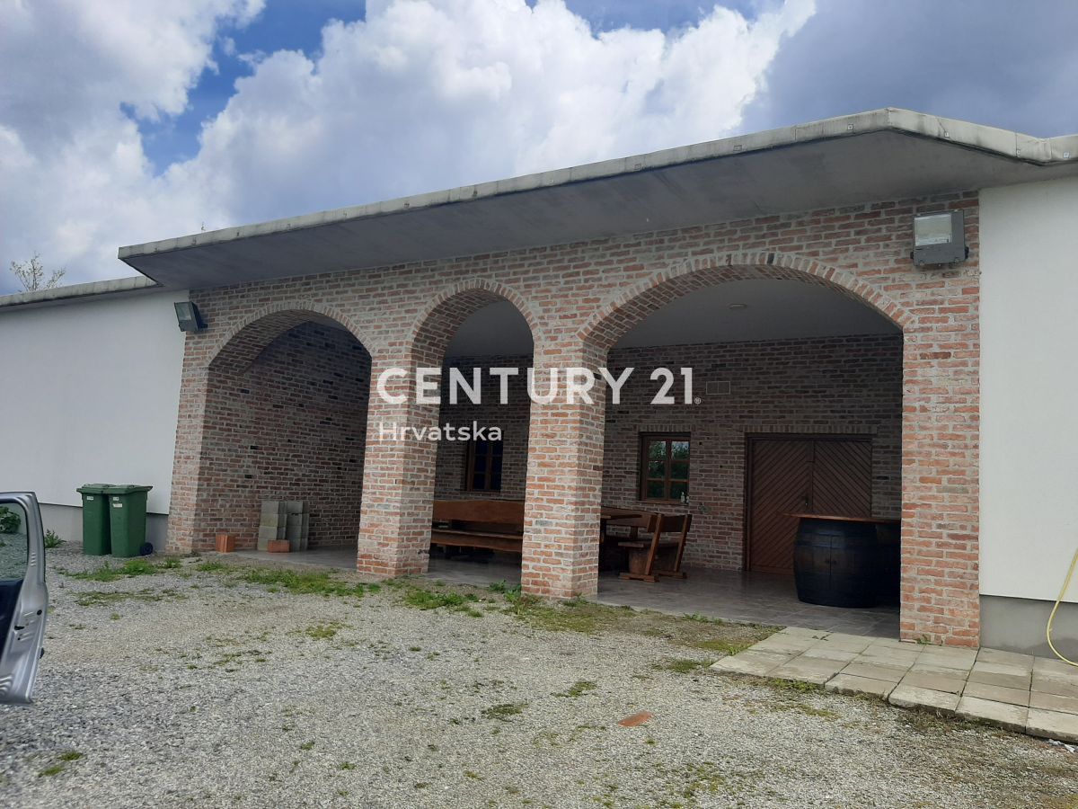 Земля в Свети-Криж-Зачретье, Хорватия, 80 000 м² - фото 3