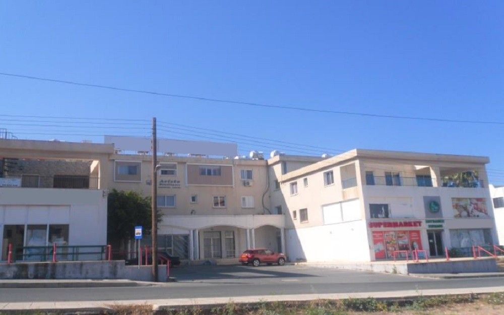 Магазин в Пафосе, Кипр, 1 818 м2 - фото 1