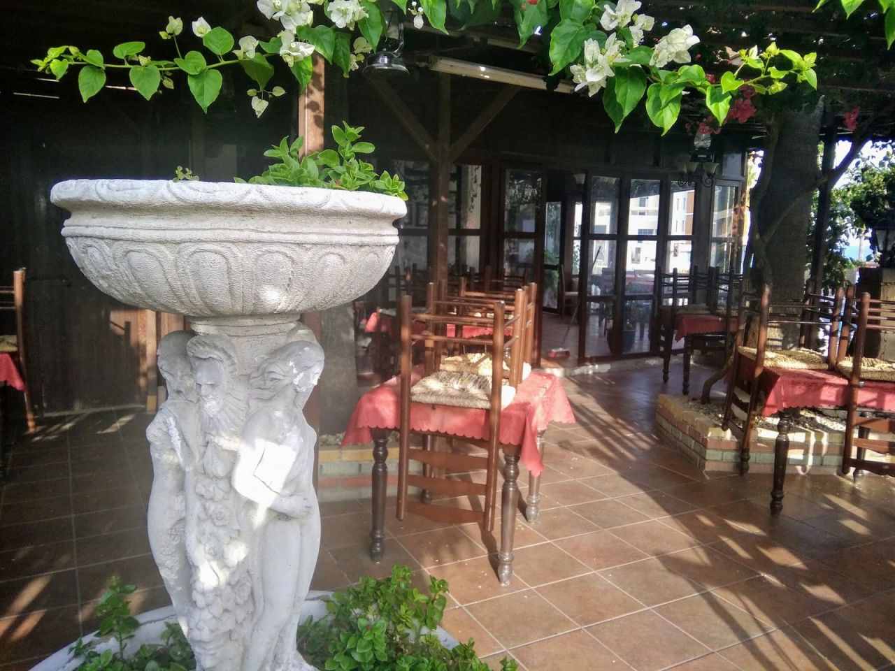 Кафе, ресторан в Лимасоле, Кипр, 72 м2 - фото 1