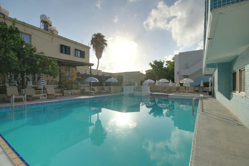 Отель, гостиница в Пафосе, Кипр - фото 1