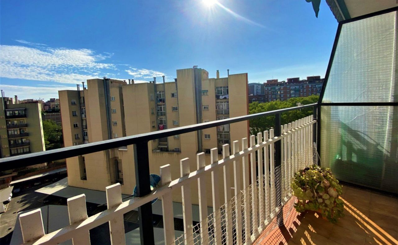 Квартира в Барселоне, Испания, 90 м² - фото 2