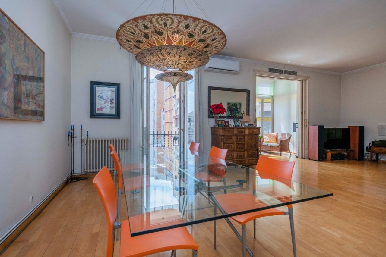 Квартира в Барселоне, Испания, 209 м² - фото 4