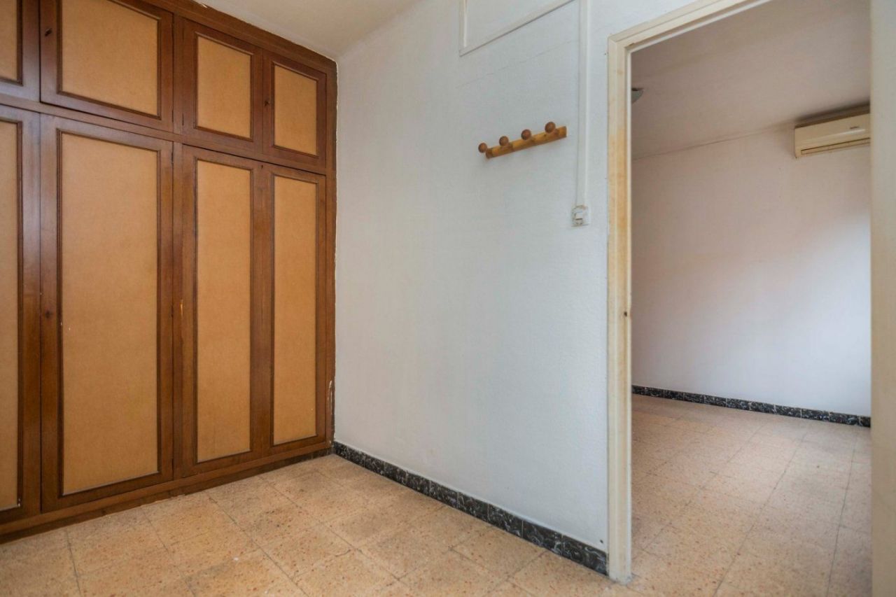 Квартира в Барселоне, Испания, 87 м² - фото 11