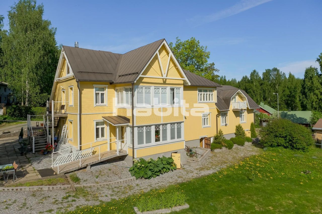 Дом в Йоэнсуу, Финляндия, 391 м2 - фото 1