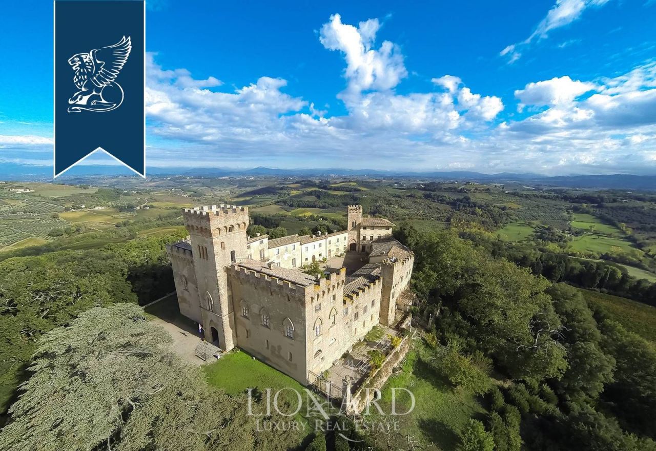 Замок в Чертальдо, Италия, 5 000 м2 - фото 1