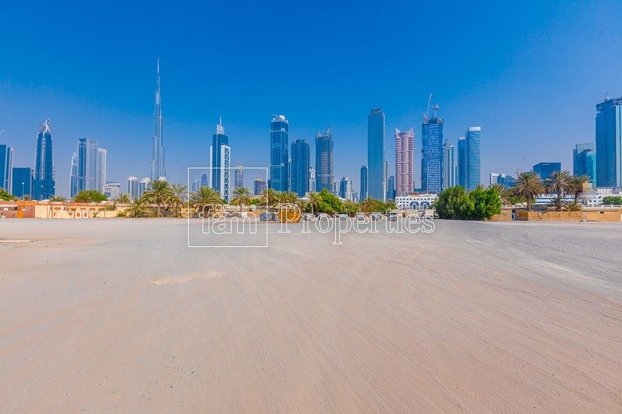 Земля в Дубае, ОАЭ, 930 м² - фото 1