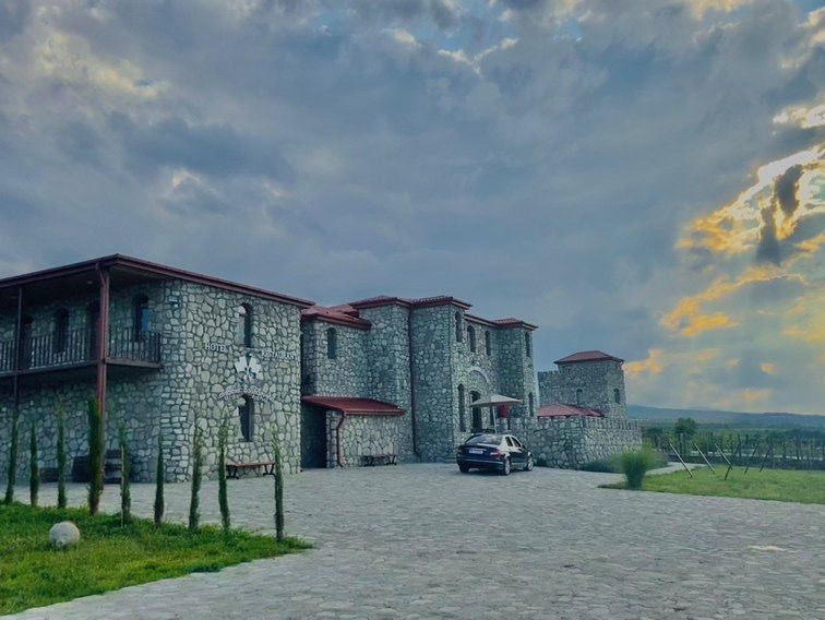 Отель, гостиница в Тбилиси, Грузия, 4 000 м2 - фото 1