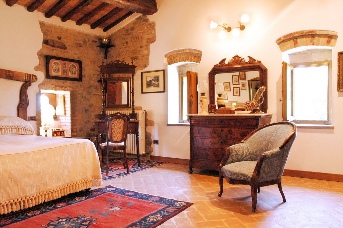 Поместье в Читта-ди-Кастелло, Италия, 694 м² - фото 15