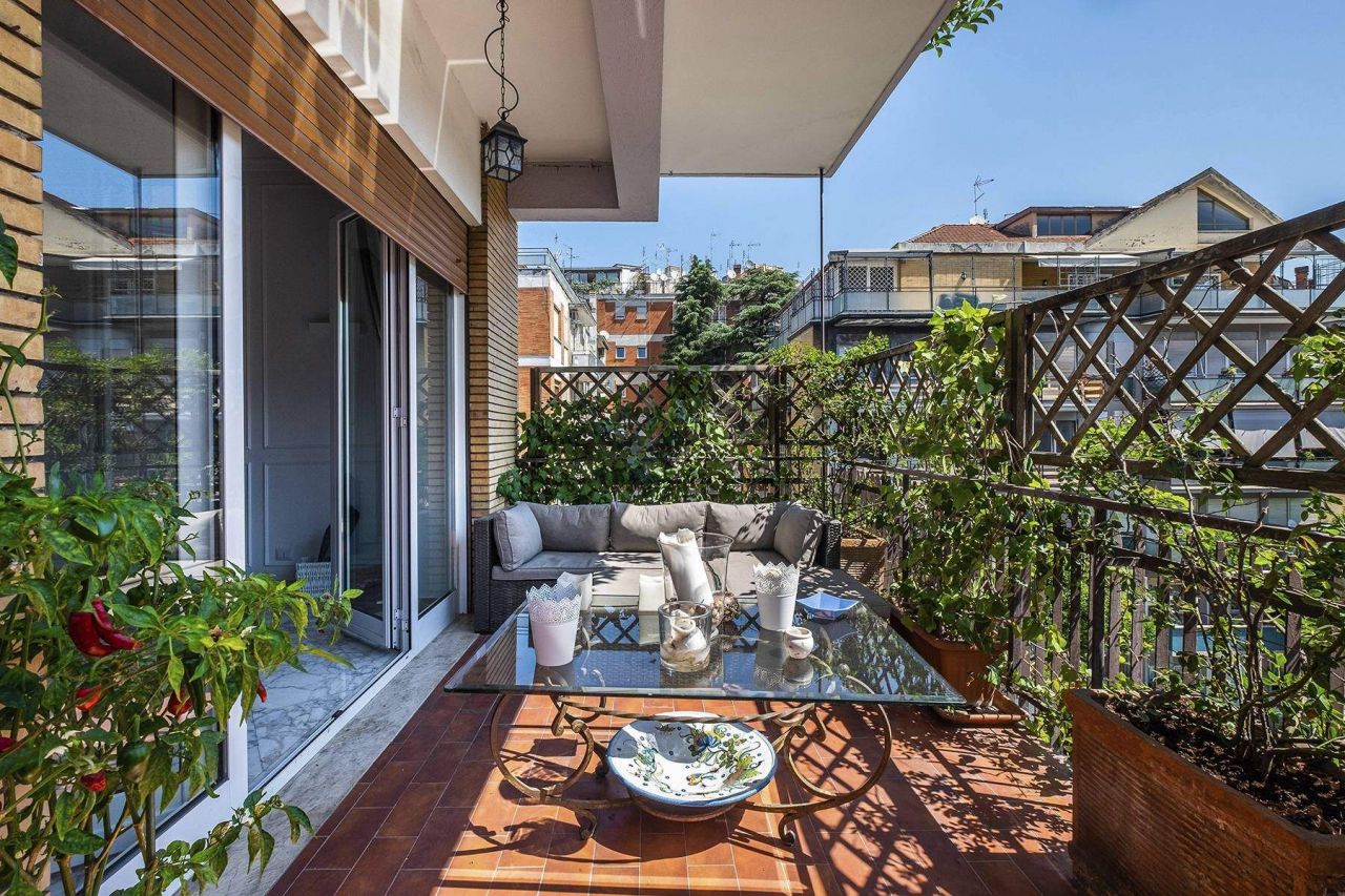 Апартаменты в Риме, Италия, 149 м² - фото 1