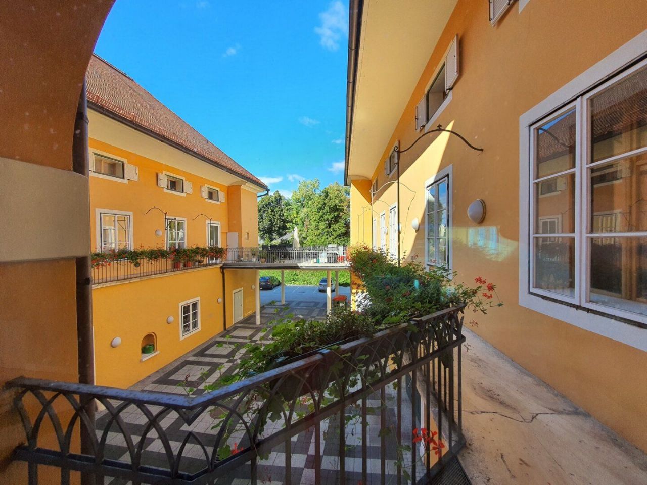 Коммерческая недвижимость в Каринтии, Австрия, 1 916 м2 - фото 1