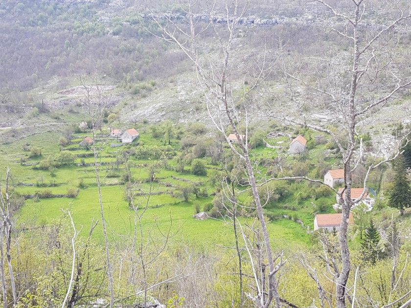 Земля в Цетине, Черногория, 22 592 м2 - фото 1