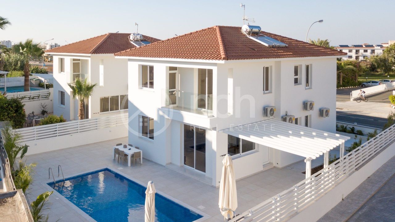 Дом в Фамагусте, Кипр, 175 м2 - фото 1