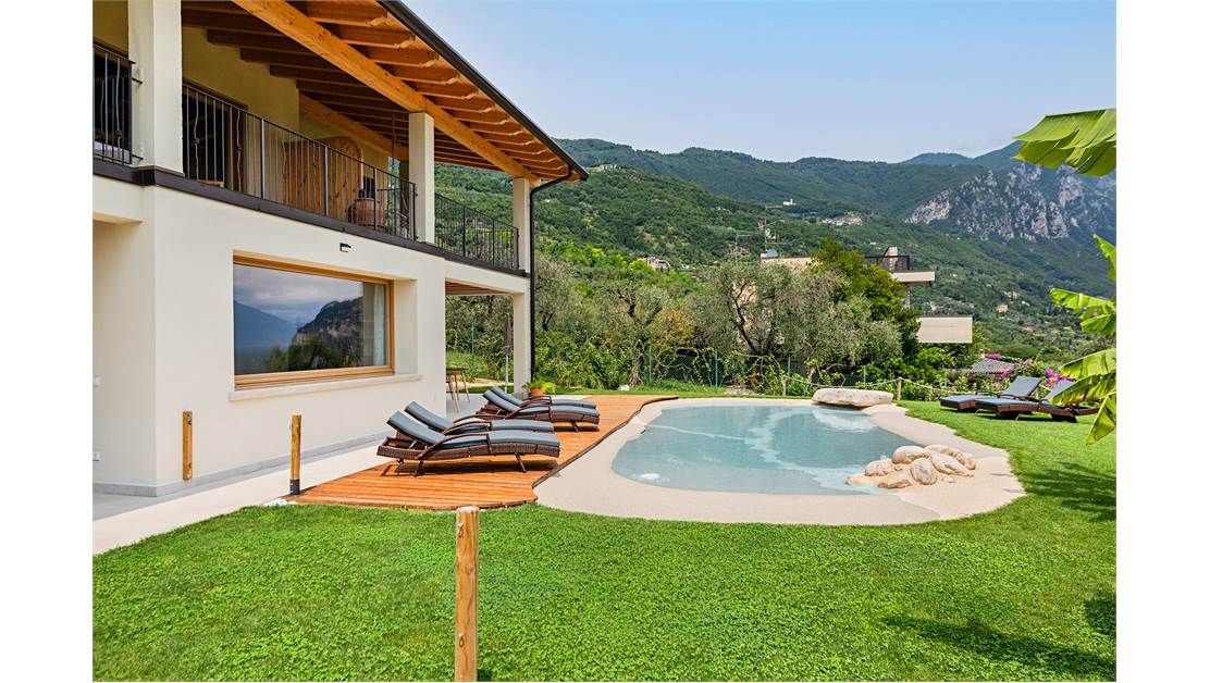 Вилла у озера Гарда, Италия, 280 м² - фото 2