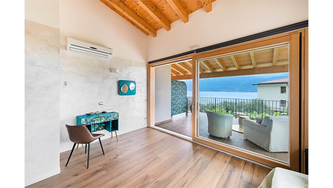 Вилла у озера Гарда, Италия, 280 м² - фото 12