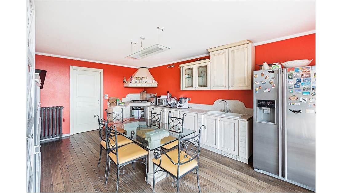 Поместье у озера Гарда, Италия, 438 м² - фото 9