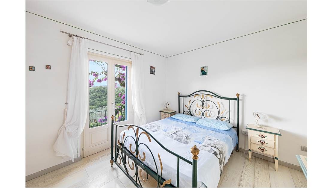 Поместье у озера Гарда, Италия, 438 м² - фото 11