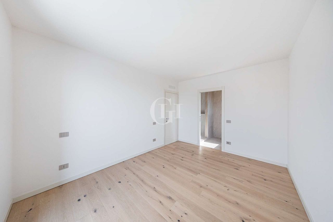 Пентхаус у озера Гарда, Италия, 160 м² - фото 12