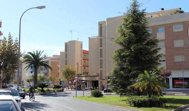 Отель, гостиница в Альфас-дель-Пи, Испания, 1 000 м2 - фото 1