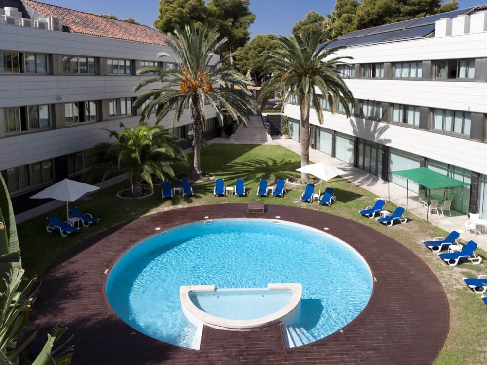 Отель, гостиница в Аликанте, Испания - фото 1