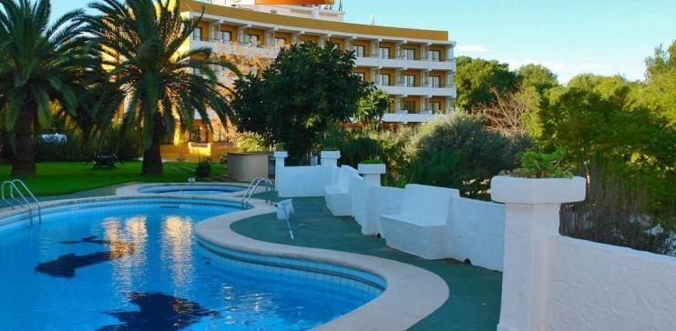 Отель, гостиница в Морайре, Испания, 2 455 м2 - фото 1