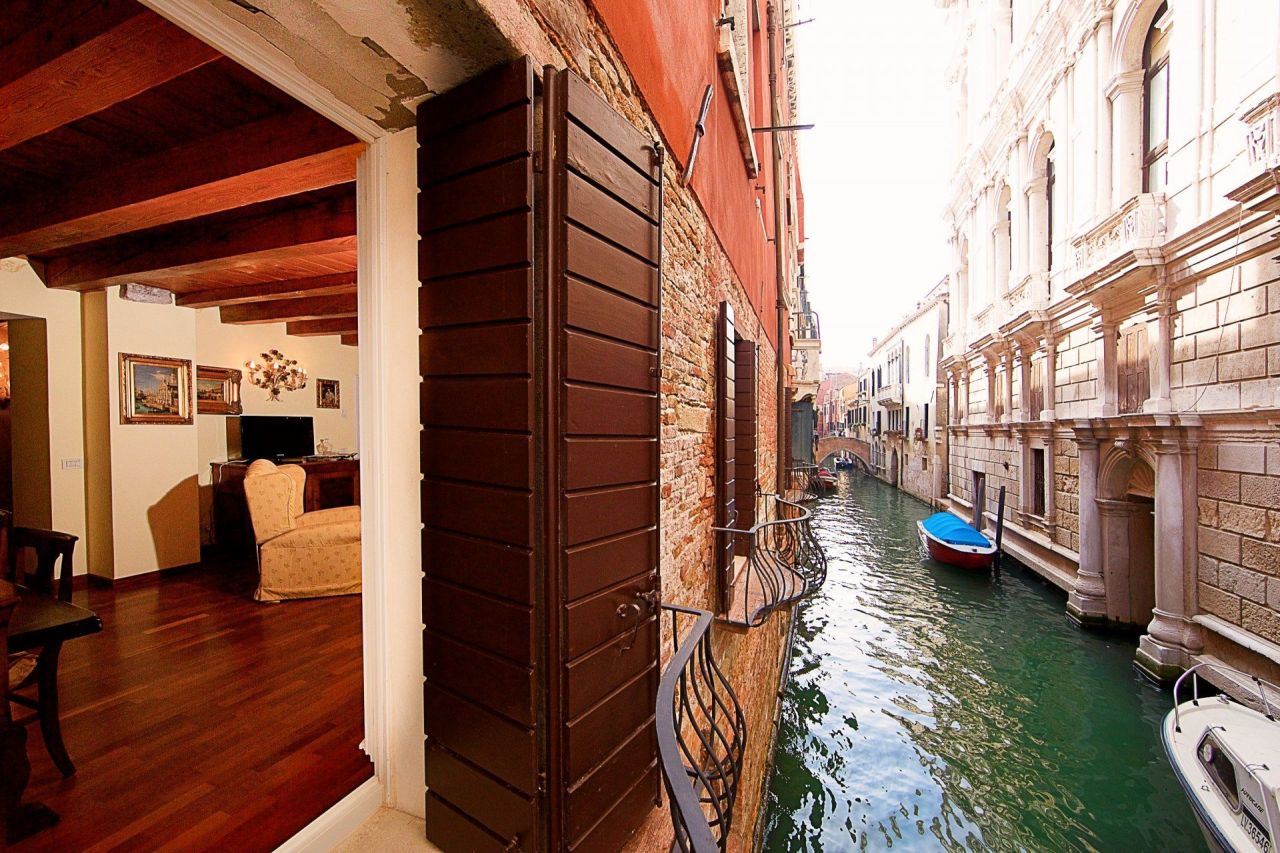 Квартира в Венеции, Италия, 200 м2 - фото 1