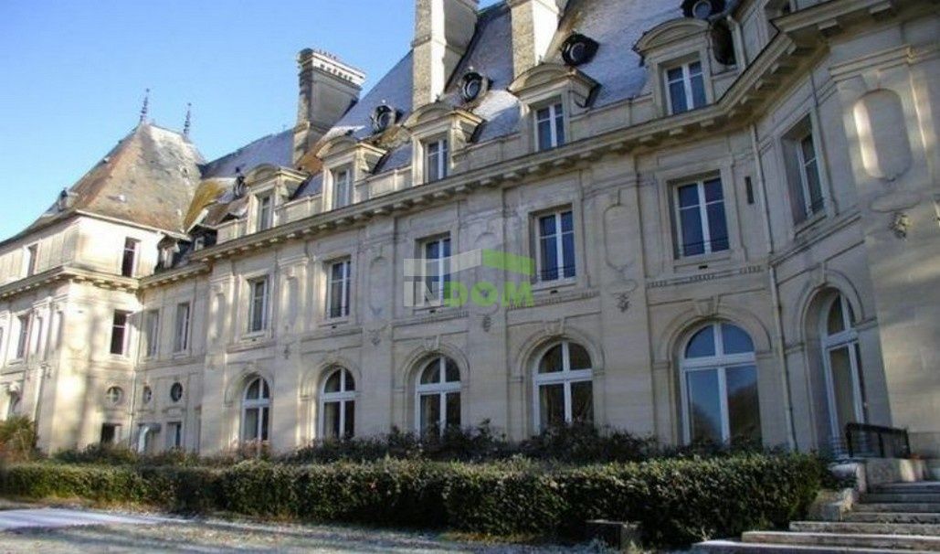 Замок в Париже, Франция, 4 200 м² - фото 2