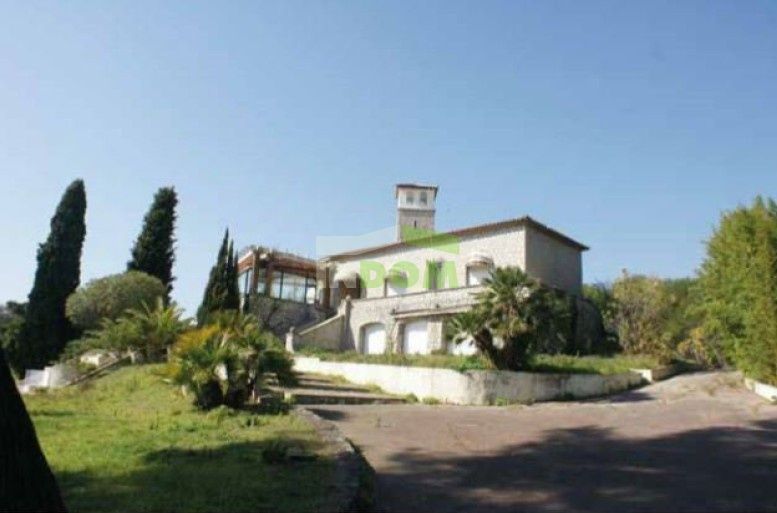 Земля Лазурный берег, Франция, 55 000 м² - фото 2