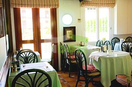 Отель, гостиница на Коста-Брава, Испания - фото 3