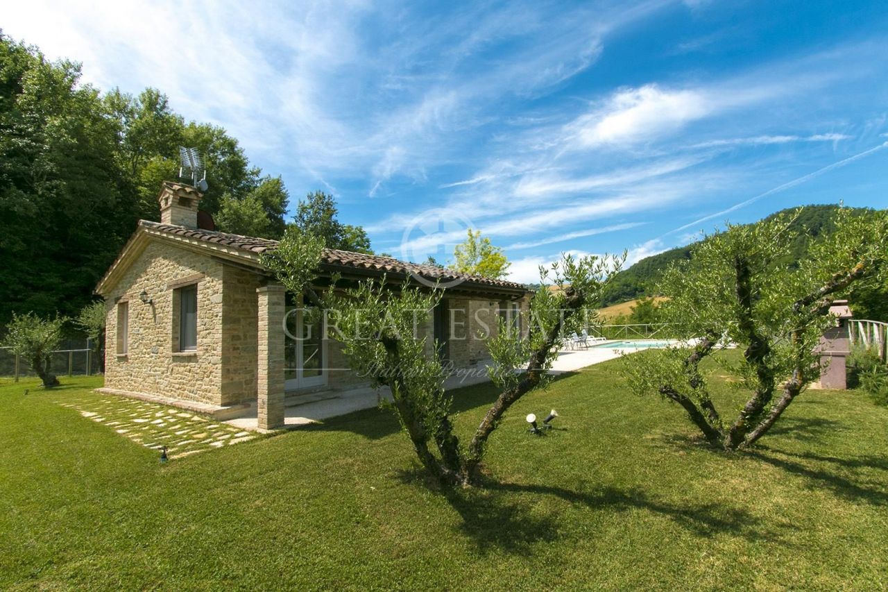Дом в Фермо, Италия, 137 м2 - фото 1