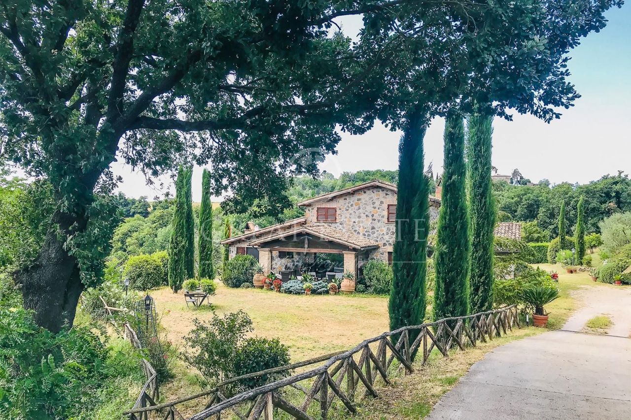 Дом в Орвието, Италия, 194.95 м2 - фото 1