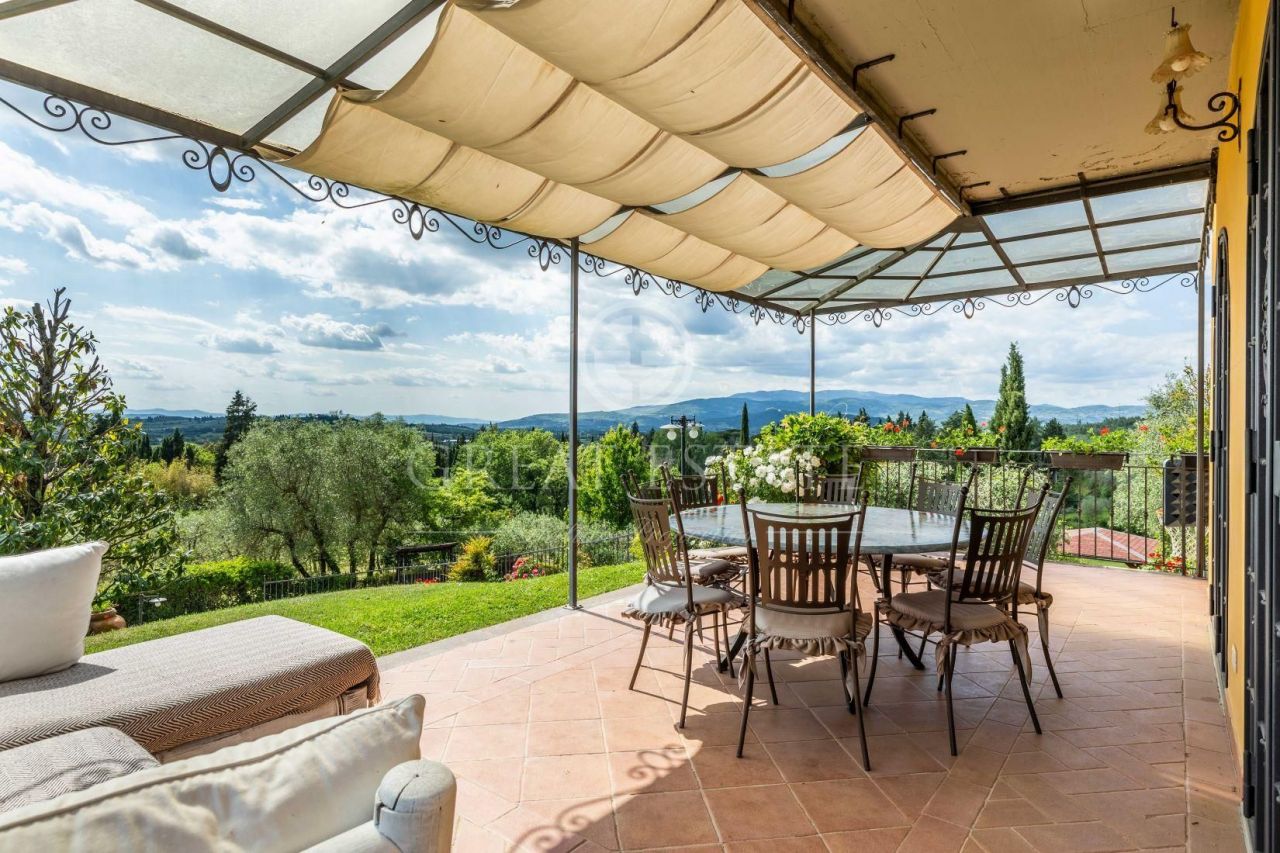 Вилла в Ареццо, Италия, 347.75 м² - фото 12