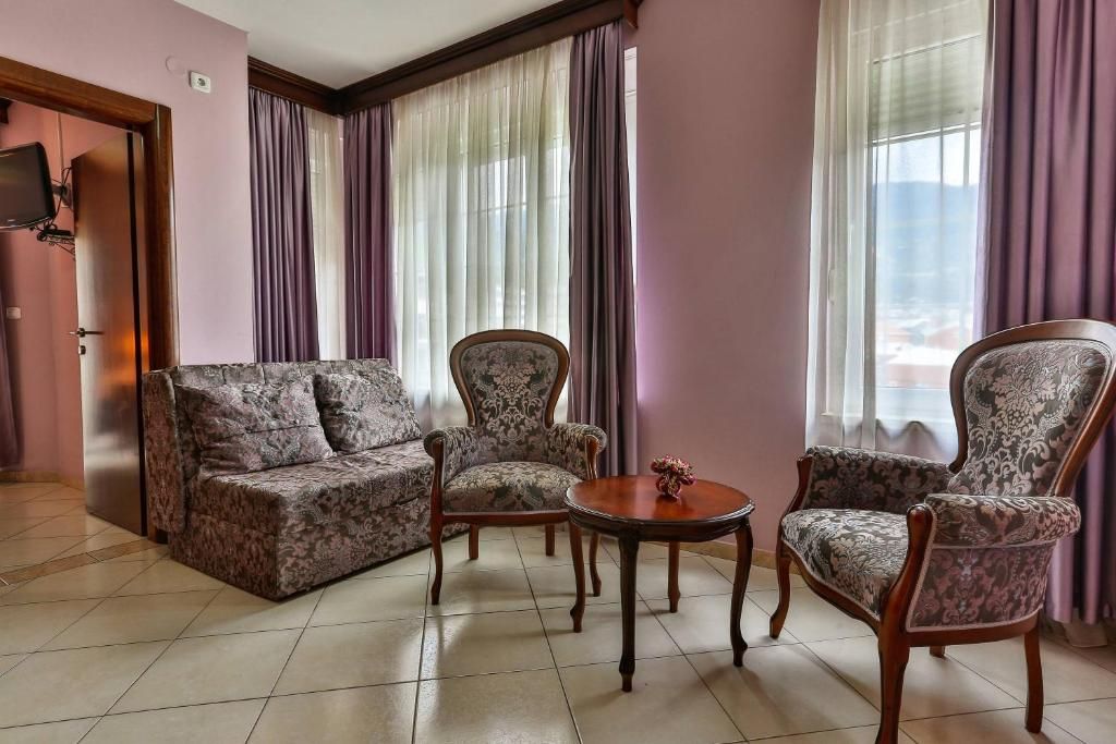 Отель, гостиница в Будве, Черногория, 1 800 м2 - фото 1