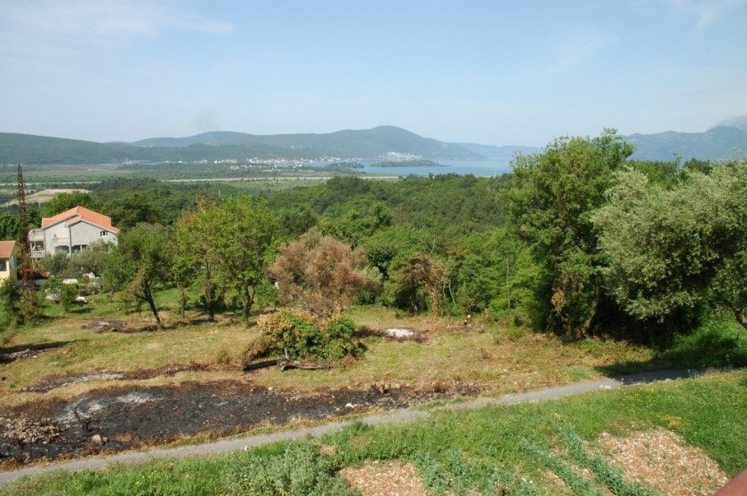 Земля в Тивате, Черногория, 1 554 м2 - фото 1