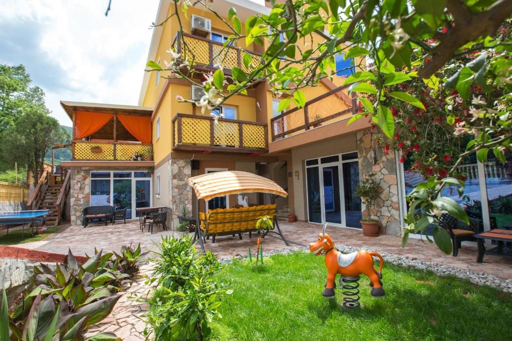 Коммерческая недвижимость в Будве, Черногория, 435 м2 - фото 1