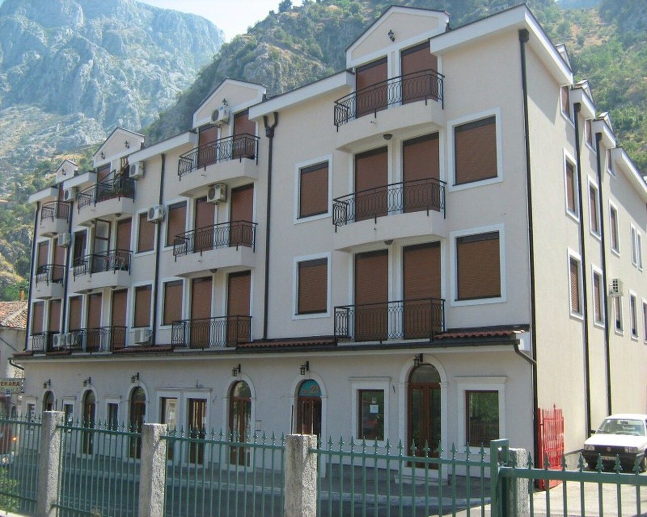 Квартира в Которе, Черногория, 66 м2 - фото 1